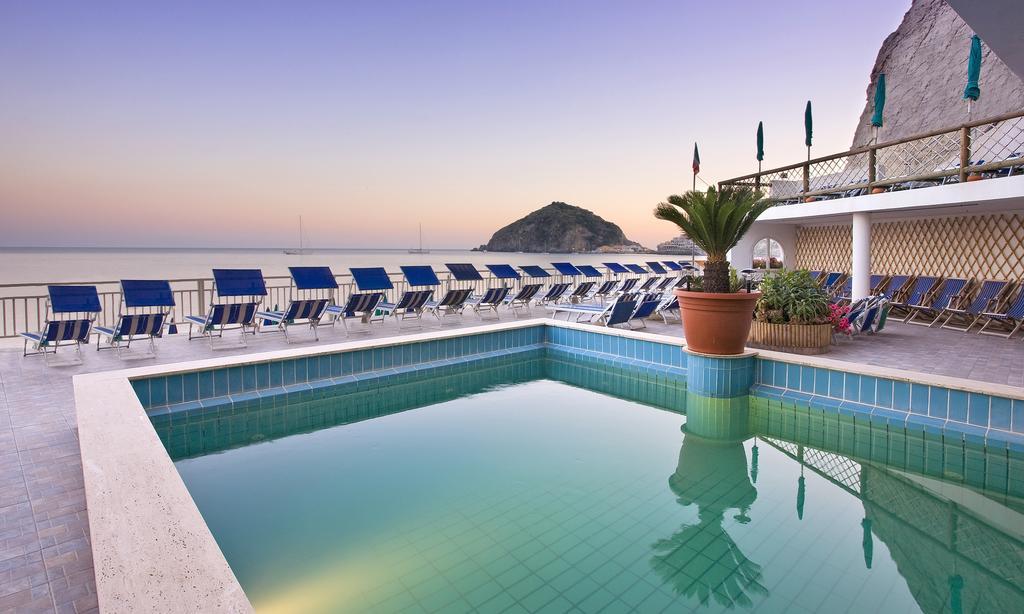 Hotel Vittorio Beach Resort バラーノ・ディスキア エクステリア 写真